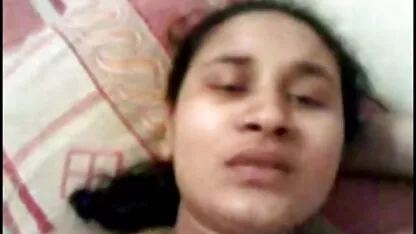 एक विशाल स्तन इंग्लिश हिंदी सेक्स मूवी POVs के साथ खेल रहा है